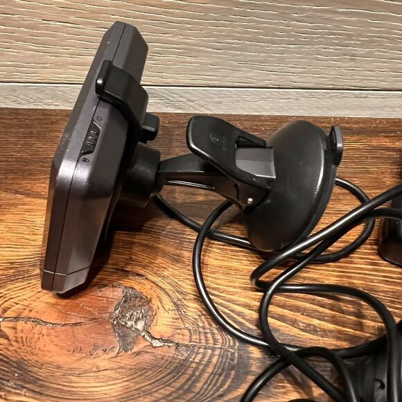 Garmin Nuvi 205 GPS Bundle Suction Cup Holder /Car Charging Adapter Tested READ - Picture 4 of 9